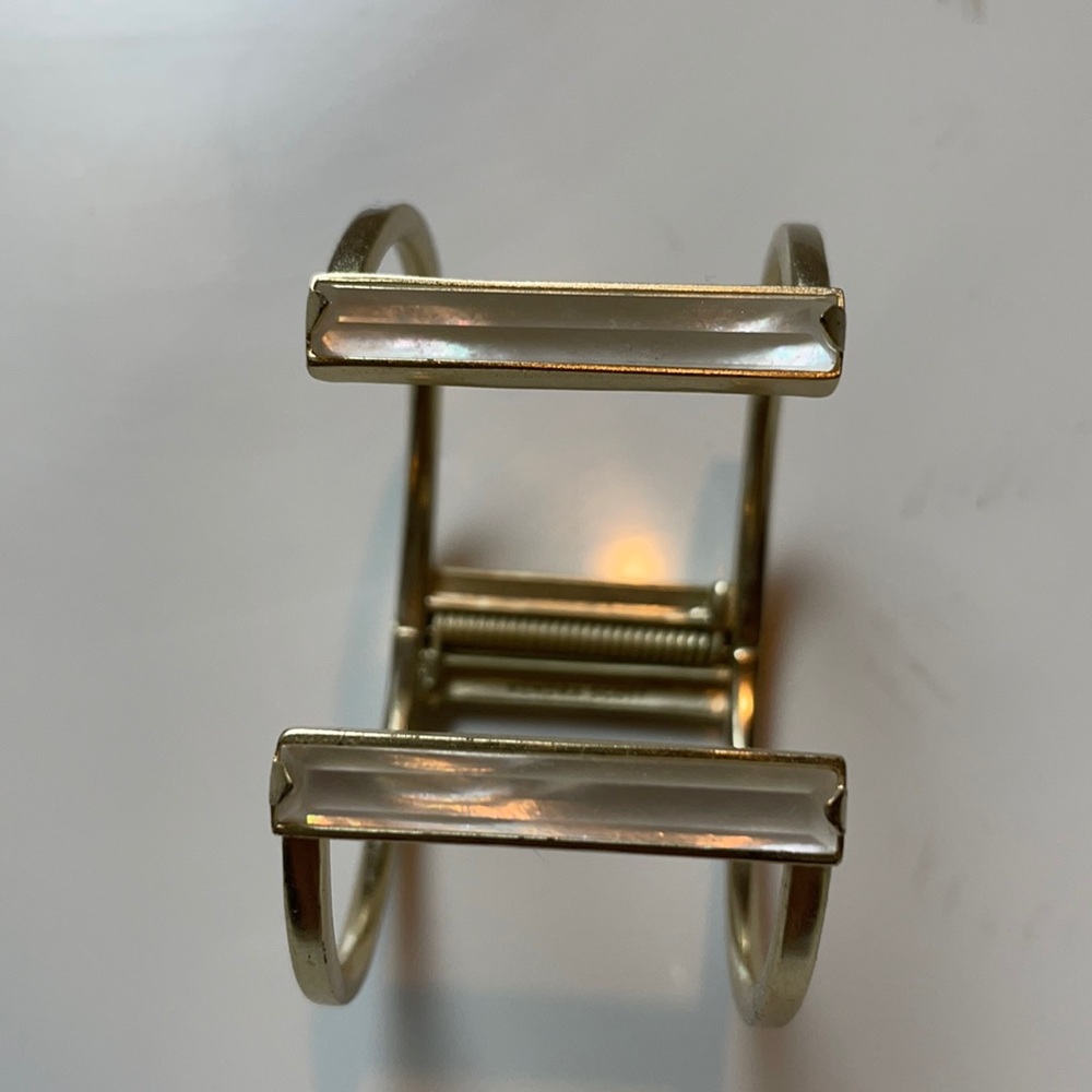 Kendra Scott Gold cuff with white/ivory accent
